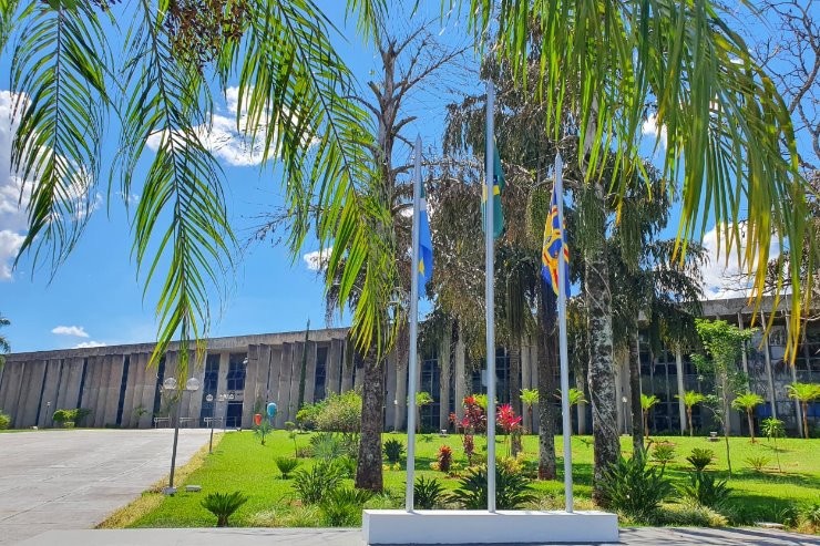 Proposta fixa subsídios do governador, vice-governador e dos secretários de MS