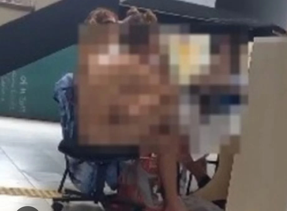 Universidade que presenciou alunos nus durante uma recepção pode enfrentar uma possível investigação