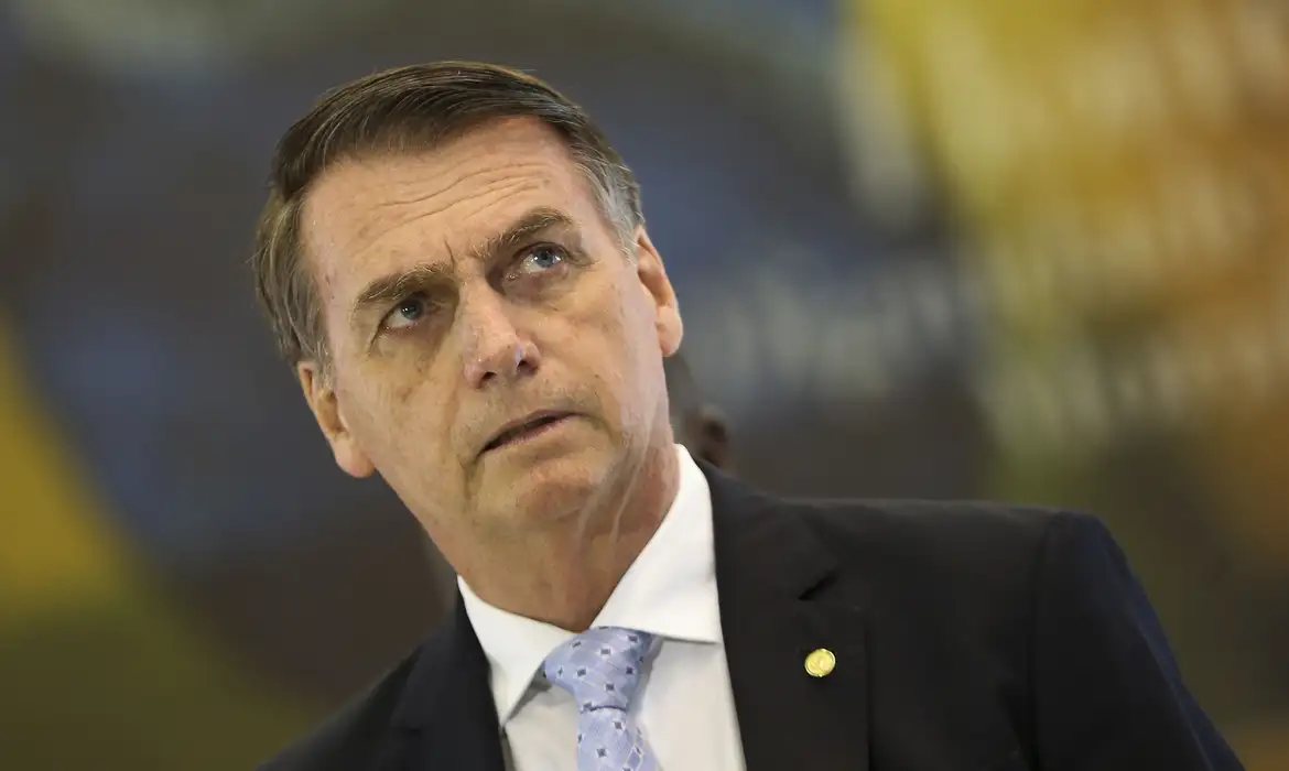 Bolsonaro é indiciado pela PF por adulteração no cartão de vacinação da Covid