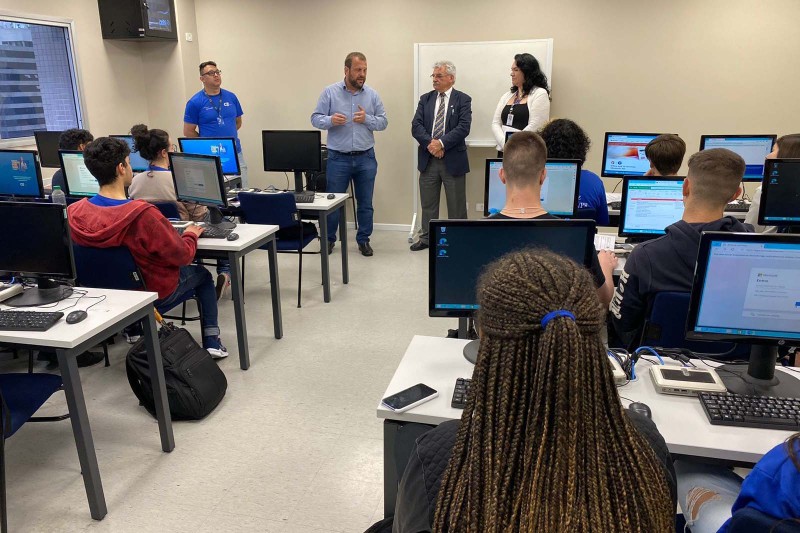 Estado repassa quase R$ 720 mil para projetos de capacitação de jovens do CIEE