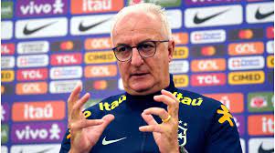 Dorival eleva o discurso e afirma que não tolerará o racismo contra Vini Jr