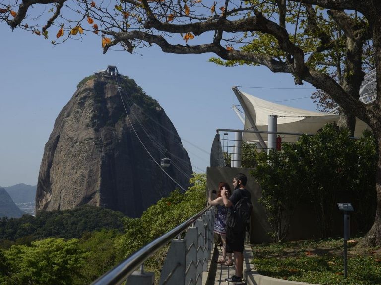 Bolsonaro sanciona, com 29 vetos, lei que altera fundo do turismo