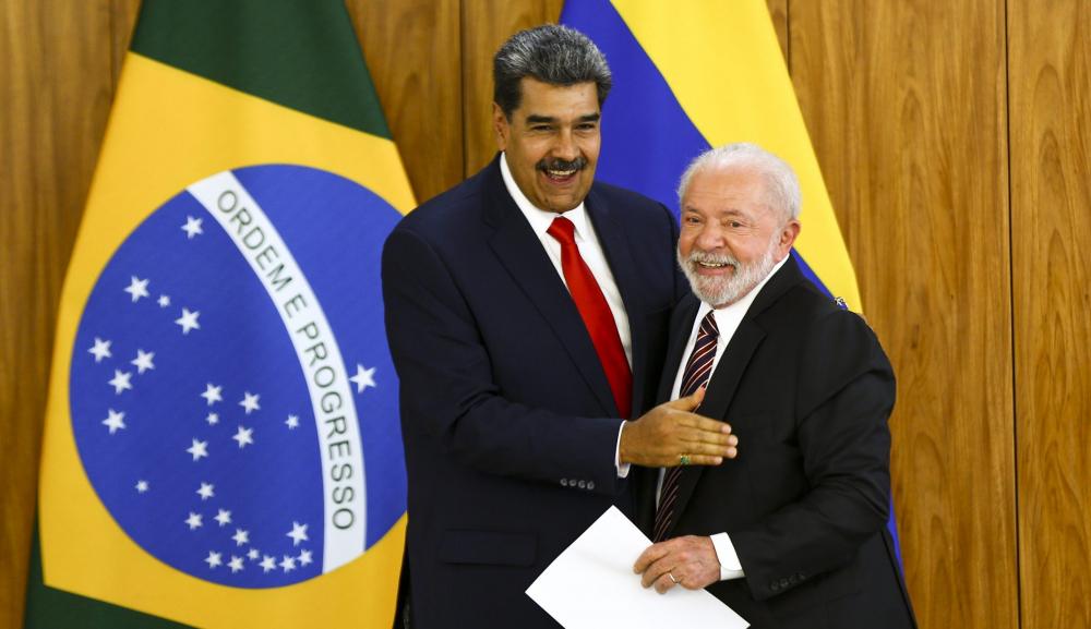 Diplomatas brasileiros suspeitam de possível manipulação eleitoral por parte de Maduro