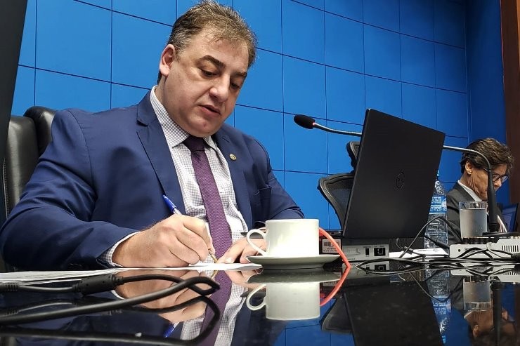 PL de Neno Razuk que garante atendimento para pessoas com TDHA é aprovado na CCJR