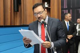 Lucas de Lima renuncia ao cargo de presidente municipal do PDT após polêmicas envolvendo filiações