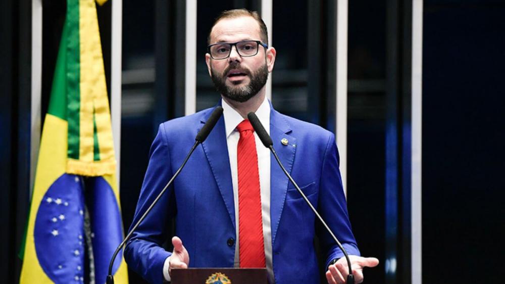 Moraes suspende julgamento que pode cassar senador Jorge Seif