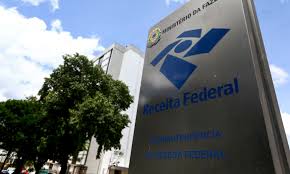 Receita Federal informa que autuou contribuintes em um total de R$ 225,5 bilhões