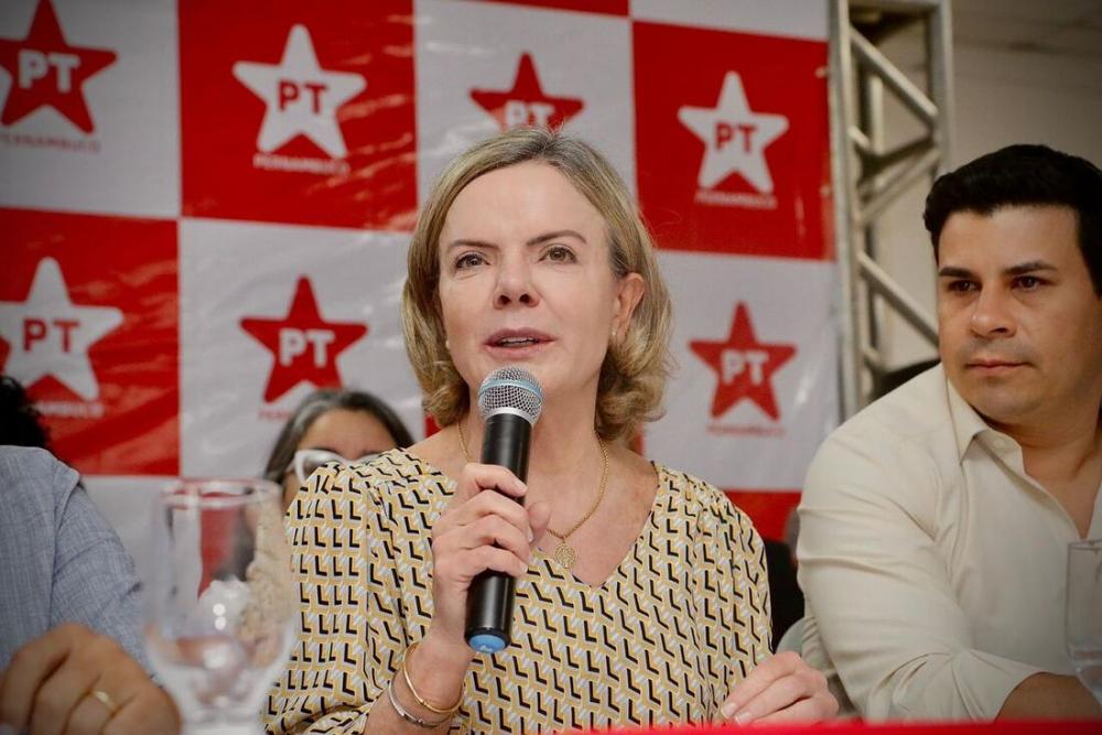 Gleisi ataca o jurista Dr. Ives Gandra Martins