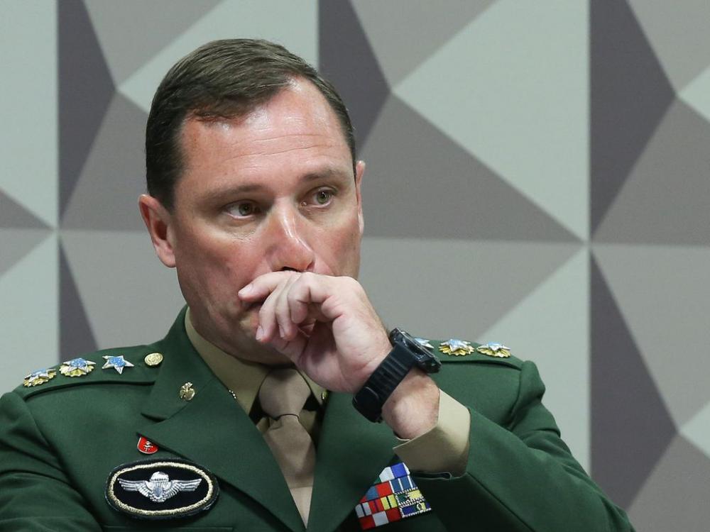 Mauro Cid é convocado para prestar novo depoimento à Polícia Federal