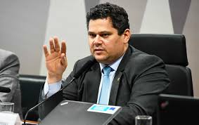 Senador Davi Alcolumbre prioriza articulações políticas em detrimento da produção legislativa