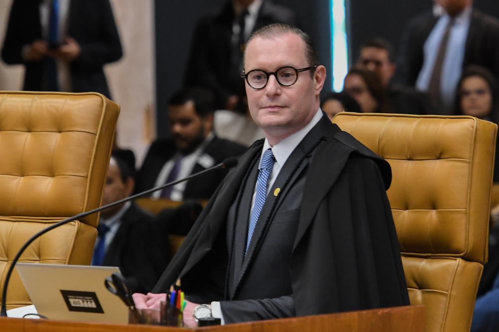 Zanin alega impedimento para julgar recurso de Bolsonaro