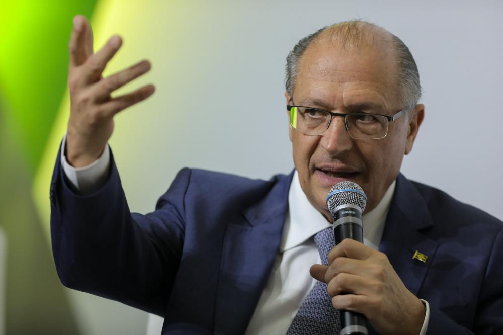 Alckmin descreve tensões entre governo e Lira como "Harmonia agitada"