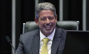 Governo Lula libera R$ 2,4 bilhões em emendas em meio a embate com Lira