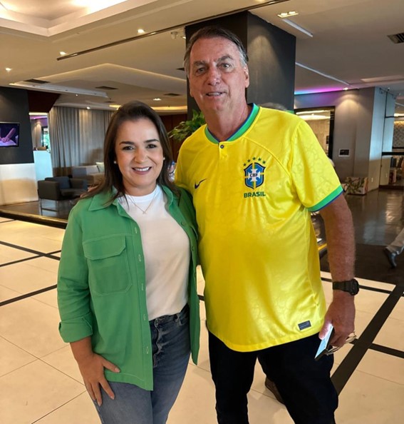 Prefeita Adriane Lopes fortalece compromisso democrático em evento de Bolsonaro em Copacabana