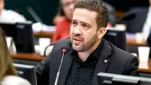 Janones irritado com a esquerda: ‘Que sejamos surrados nas eleições’