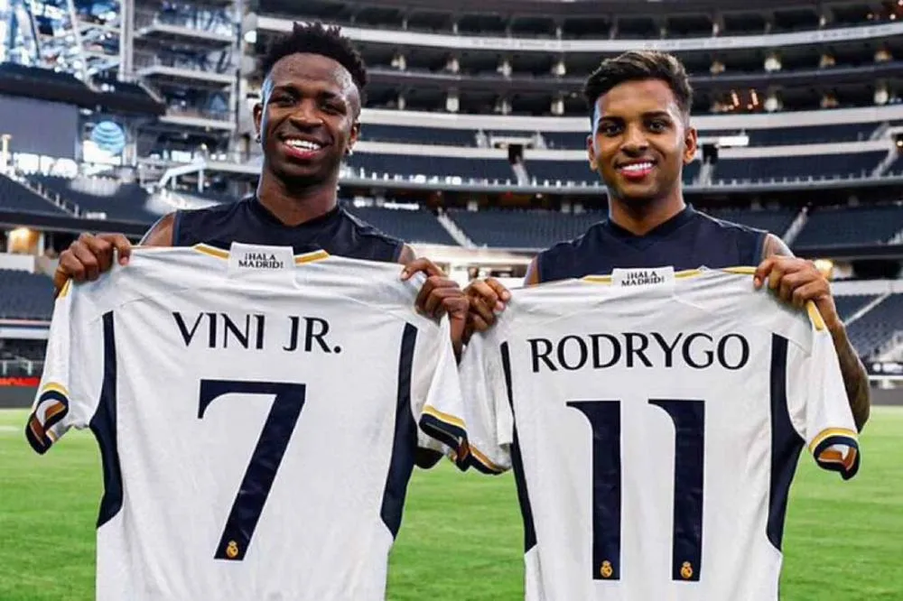 Ancelotti cria novas táticas para Vini Jr. e Rodrygo e anima Dorival 