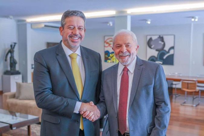 Arthur Lira se reúne com Lula para negociações da PEC da Transição
