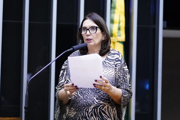 Comissão aprova projeto que muda recolhimento de IR de pessoa física