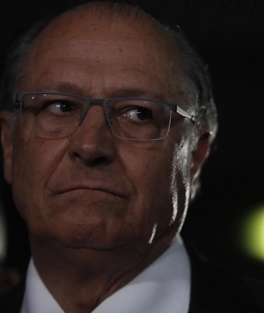 Alckmin topou ser um vice decorativo? Onde está o vice de Lula?