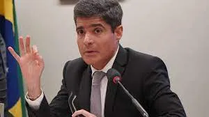 ACM Neto critica governo Lula por estagnação e falta de renovação política