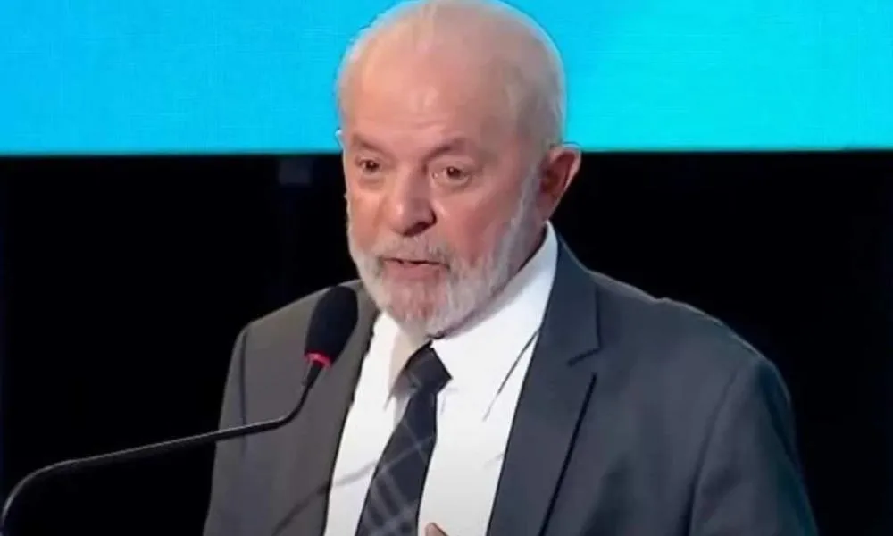 Queda na popularidade do governo sinaliza desafio para possível reeleição de Lula em 2026