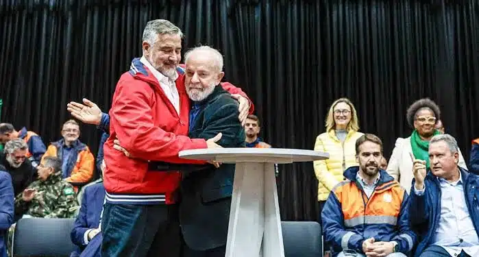 Lula transforma anúncio de auxílio federal em palanque político para si e seu ministro de comunicação