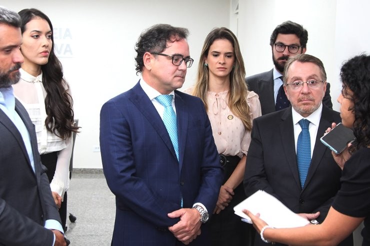 Deputados e diretoria da OAB discutem projeto que aumenta custas judiciais