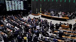 Câmara dos Deputados aprova projeto de reajuste salarial para diversas categorias