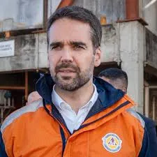 Governador Eduardo Leite alerta para ciclone extratropical no RS