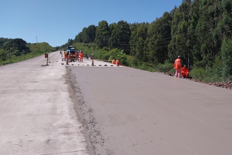 Com 90% da obra pronta, Estado prevê concluir pavimento de concreto da PRC-280 em 2022