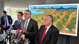 Governo Federal se posiciona contra PEC das Praias em reunião com líderes