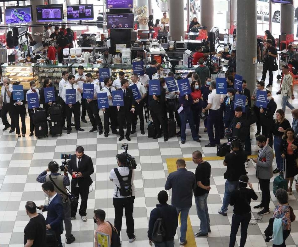 Terceiro dia da greve de aeronautas tem 35 voos cancelados