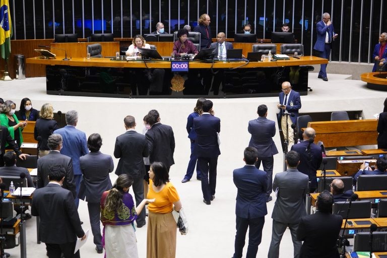 Câmara inicia Ordem do Dia com análise de propostas; acompanhe