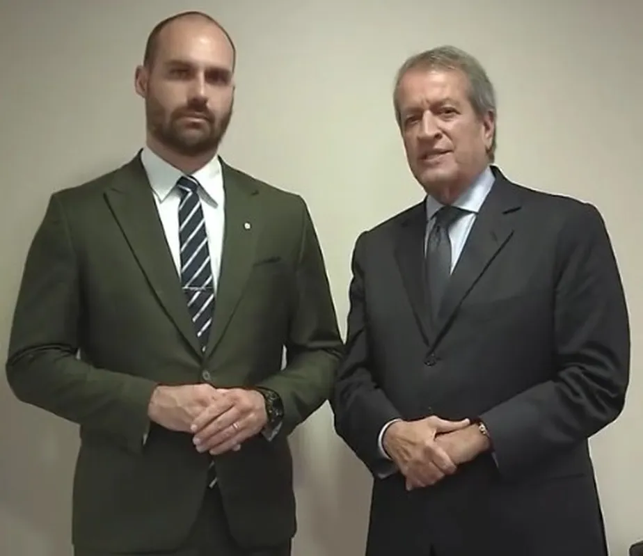 Valdemar Costa Neto oficializa candidatura de Eduardo Bolsonaro ao Senado em 2026