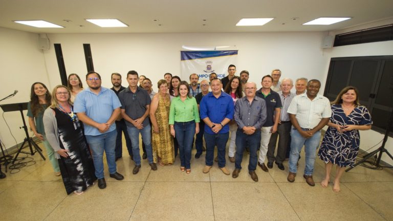 Prefeita Adriane Lopes empossa membros do Conselho Municipal de Desenvolvimento Rural Sustentável