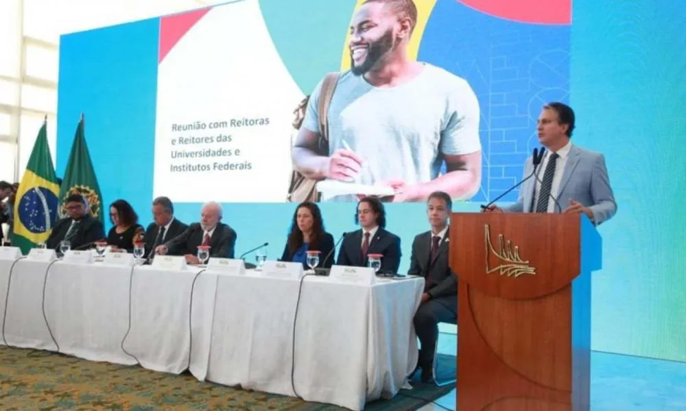 Lula anuncia Investimento de R$ 5,5 bilhões do Novo PAC para universidades em meio a greves e protestos