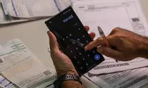 Endividamento das Famílias Brasileiras Atinge 78,8% em Maio, Maior Índice Desde Novembro de 2022