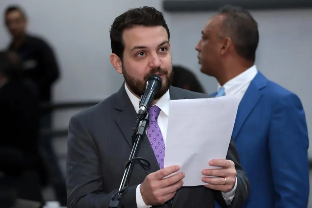 Justiça bloqueia mais de R$ 103 milhões em bens de Claudinho Serra e outros envolvidos em esquema de corrupção