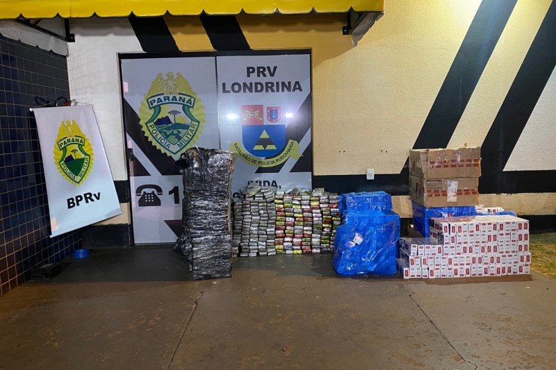 Polícia Rodoviária apreende mais de 500 quilos de drogas em fundo falso de ônibus de turismo