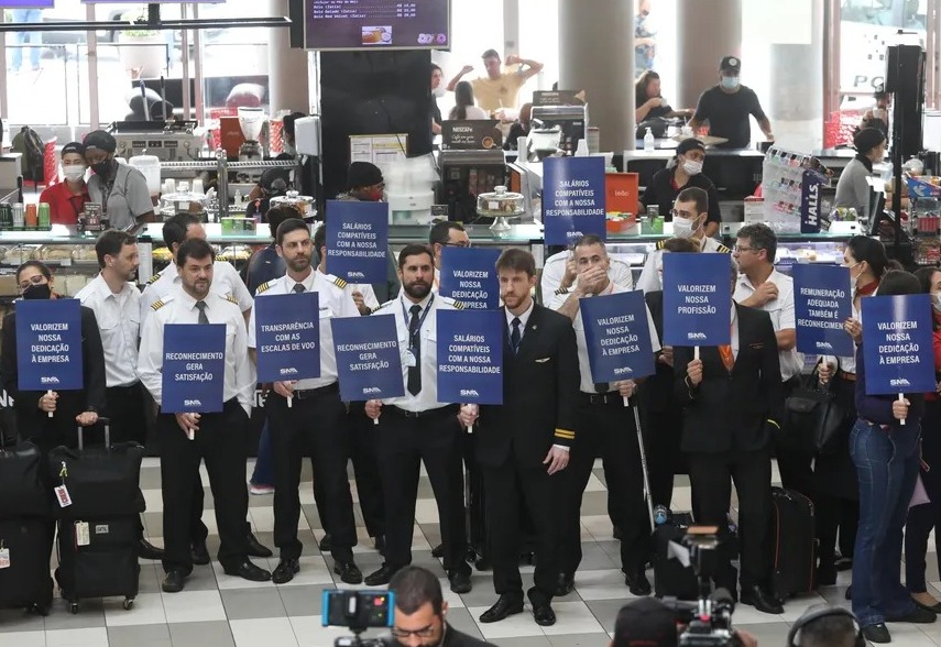 Greve dos aeronautas continua e causa mais transtornos no país