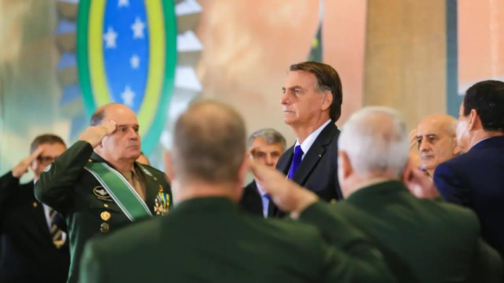 Bolsonaro concede indulto natalino a militares presos 