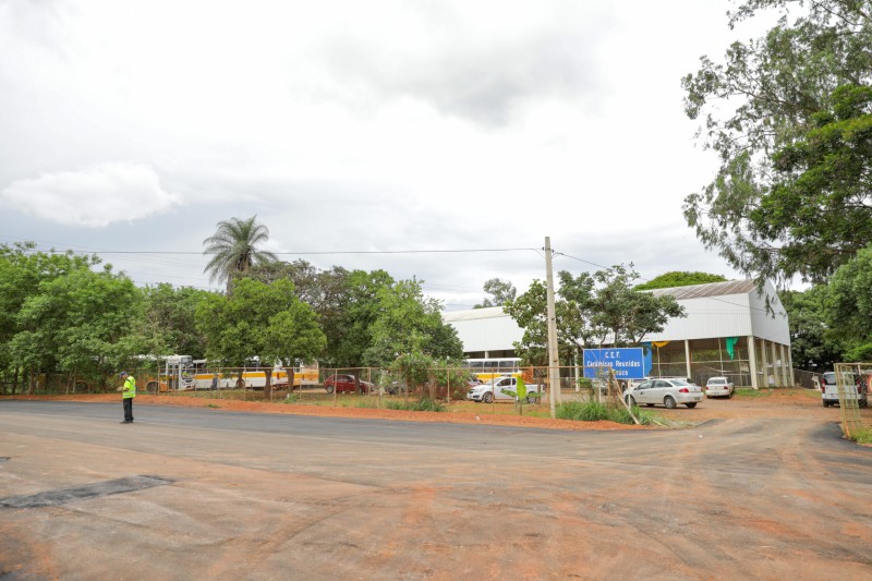 Pavimentação de acesso a escola em Planaltina beneficia mais de 500 alunos