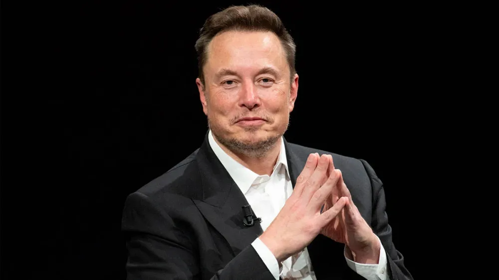 Elon Musk critica segurança do WhatsApp em fórum online