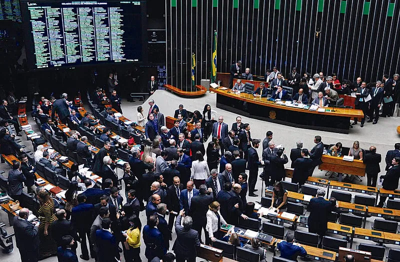 Congresso se mobiliza para finalizar reforma tributária antes do recesso parlamentar