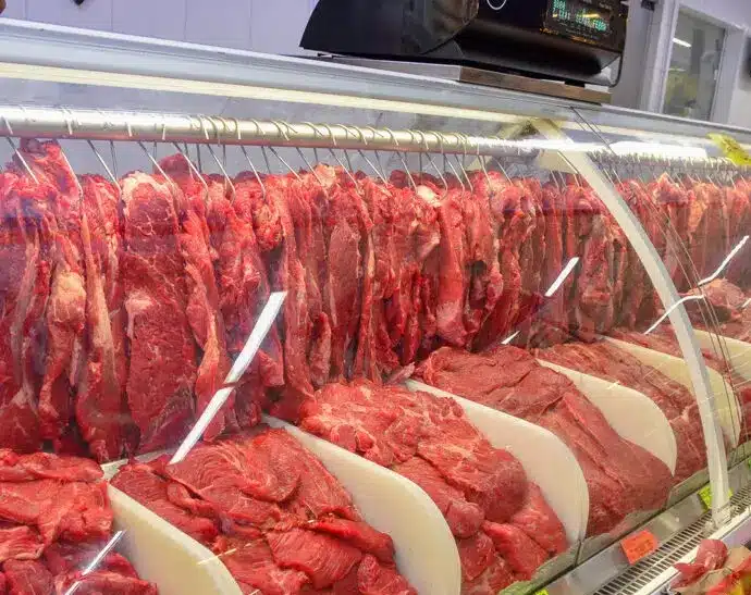 Exclusão da carne da cesta básica aumenta insegurança alimentar, alerta Abiec