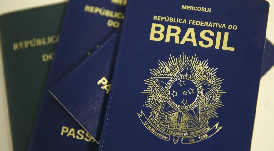 Bolsonaro sanciona PL que libera R$ 31,4 mi para emissão de passaportes