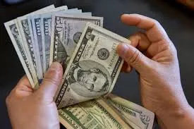 Dólar sobe para R$ 5,47 com impacto do atentado contra Donald Trump nos EUA