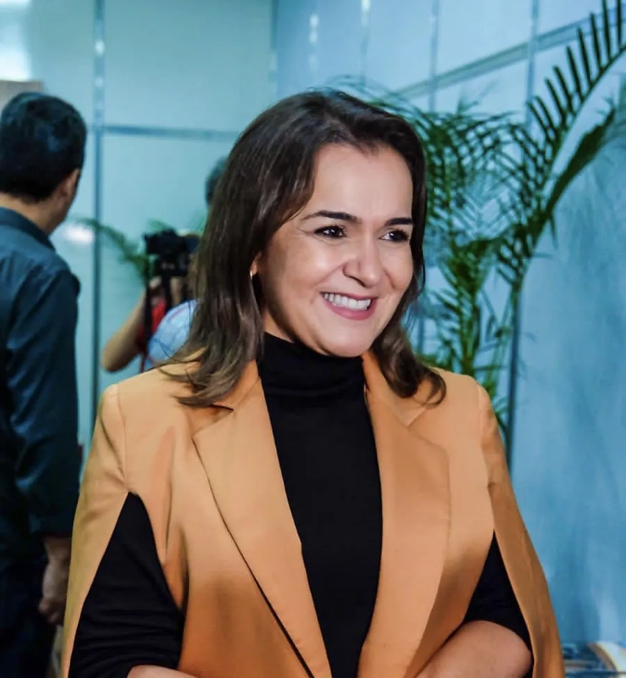 Adriane Lopes oficializa candidatura à reeleição em evento "Verde e Amarelo"