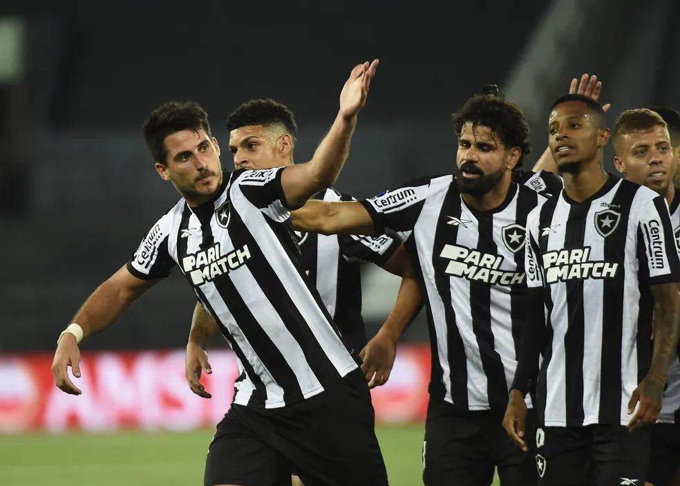 Rodada do Brasileirão agita noite de futebol com clássicos e emoções; jogo da Sul-Americana sob risco de adiamento