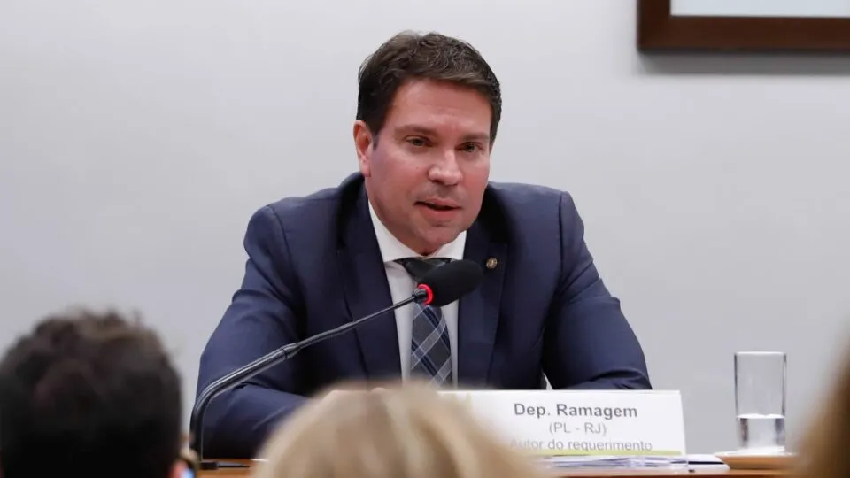 Ex-diretor da Abin presta depoimento na PF sobre espionagem política